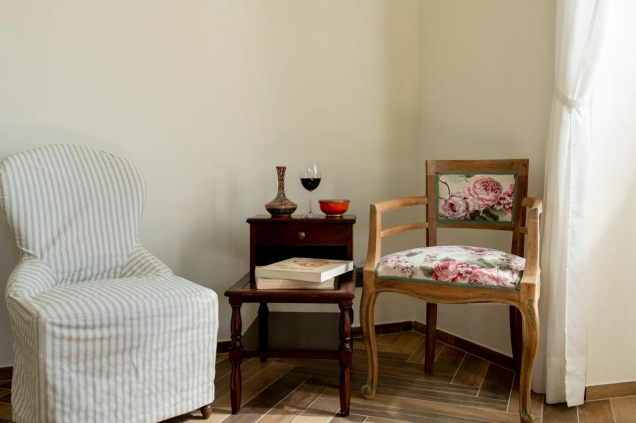 Le Vecchie Persiane - Bed & Breakfast Diano dʼAlba Exterior foto