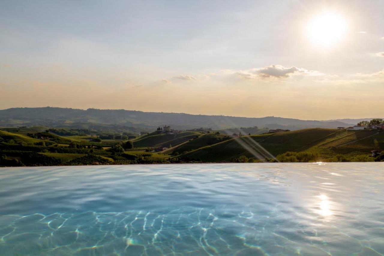 Le Vecchie Persiane - Bed & Breakfast Diano dʼAlba Exterior foto