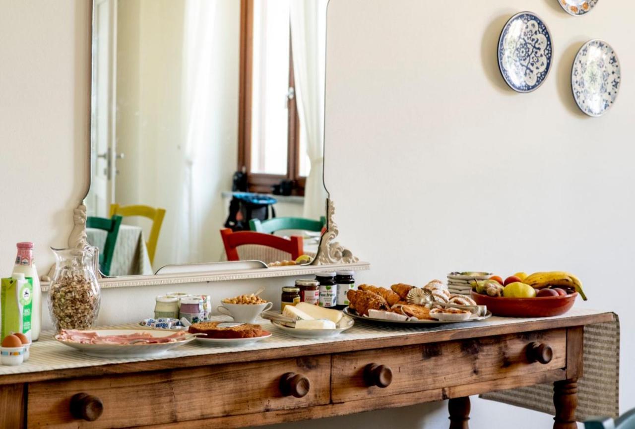Le Vecchie Persiane - Bed & Breakfast Diano dʼAlba Exterior foto